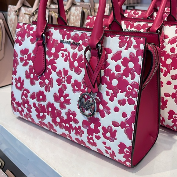 Michael Kors Sheila Medium Sequined Floral Print CZ Satchel
Dragofruit
NWT - Picture 2 of 16